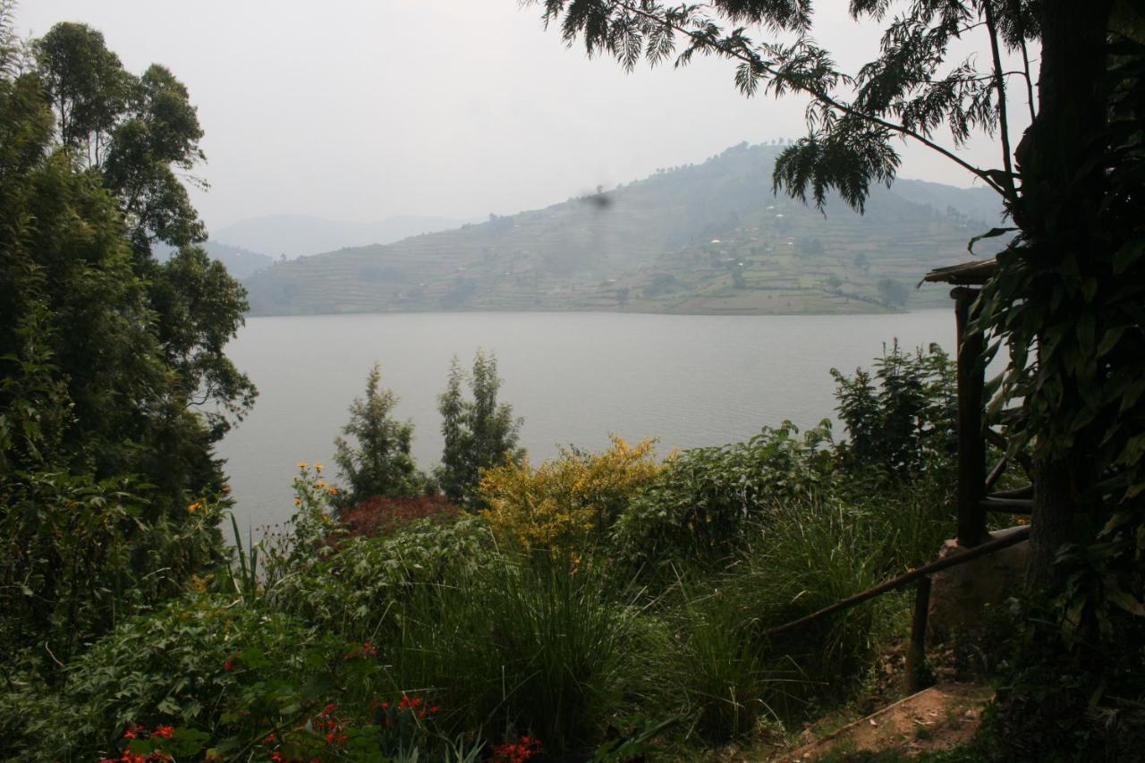 Amasiko Homestay Lake Bunyonyi Kabale ภายนอก รูปภาพ