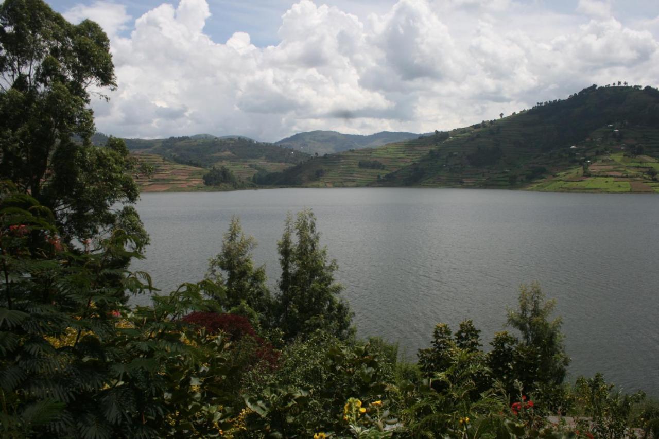 Amasiko Homestay Lake Bunyonyi Kabale ภายนอก รูปภาพ